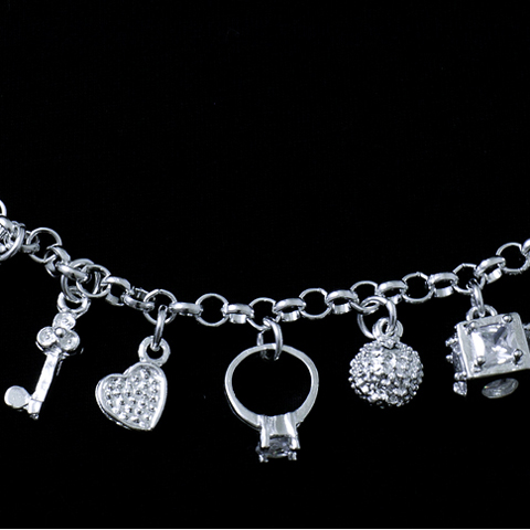 COLLANA CON 13 CHARM
